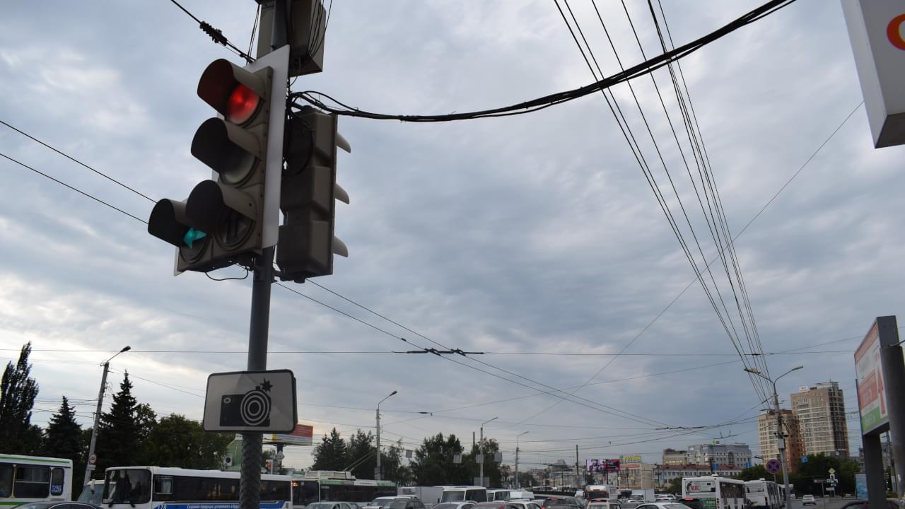 Red light cameras are still operating in Humble, but are they enforceable?